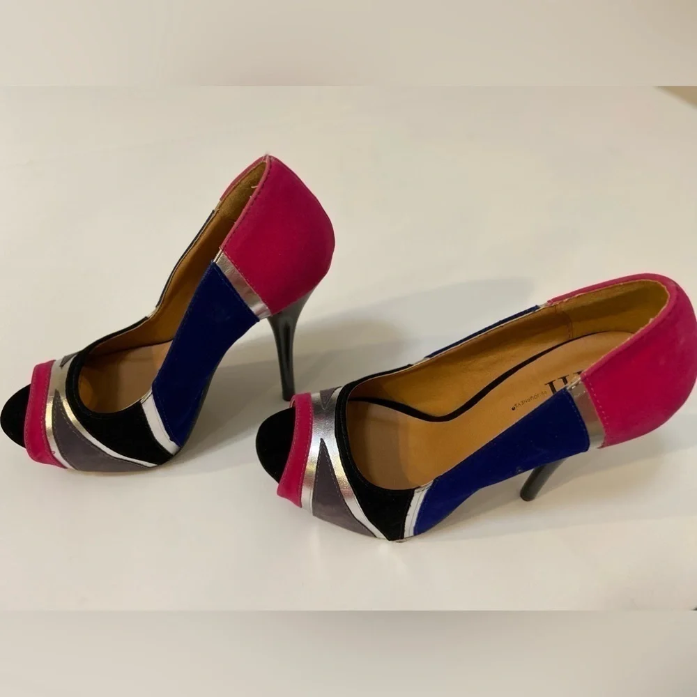 SHI By Journeys~Vibrant Faux Suede~Platform High Heel Stiletto~Peep Toe~Size 7.5